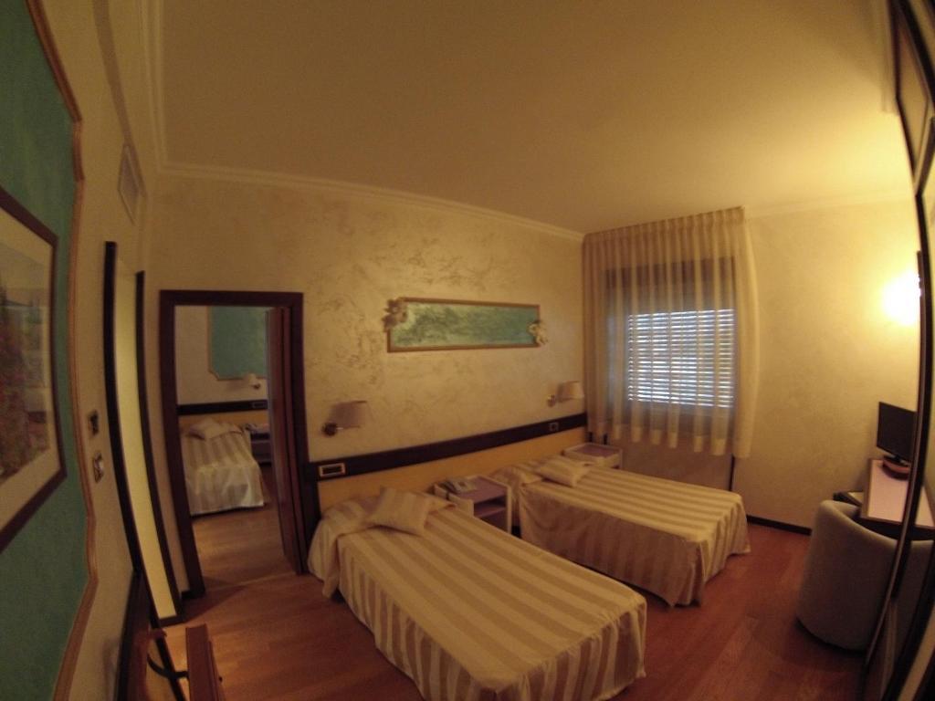 Benny Hotel Catanzaro Oda fotoğraf