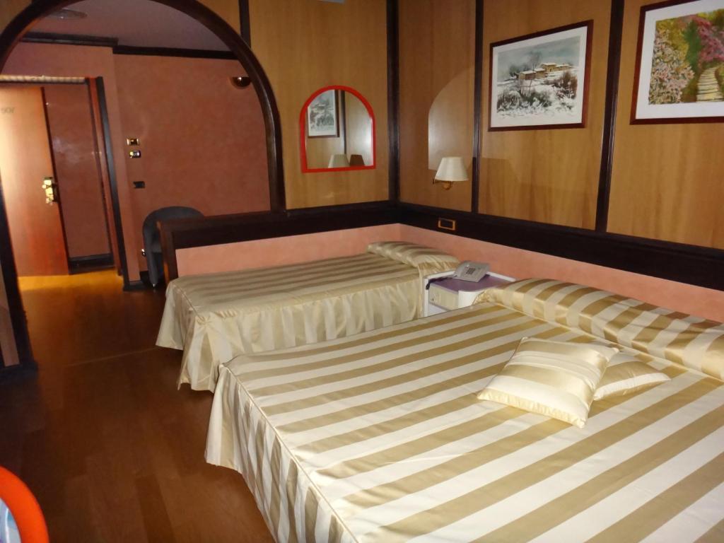 Benny Hotel Catanzaro Oda fotoğraf